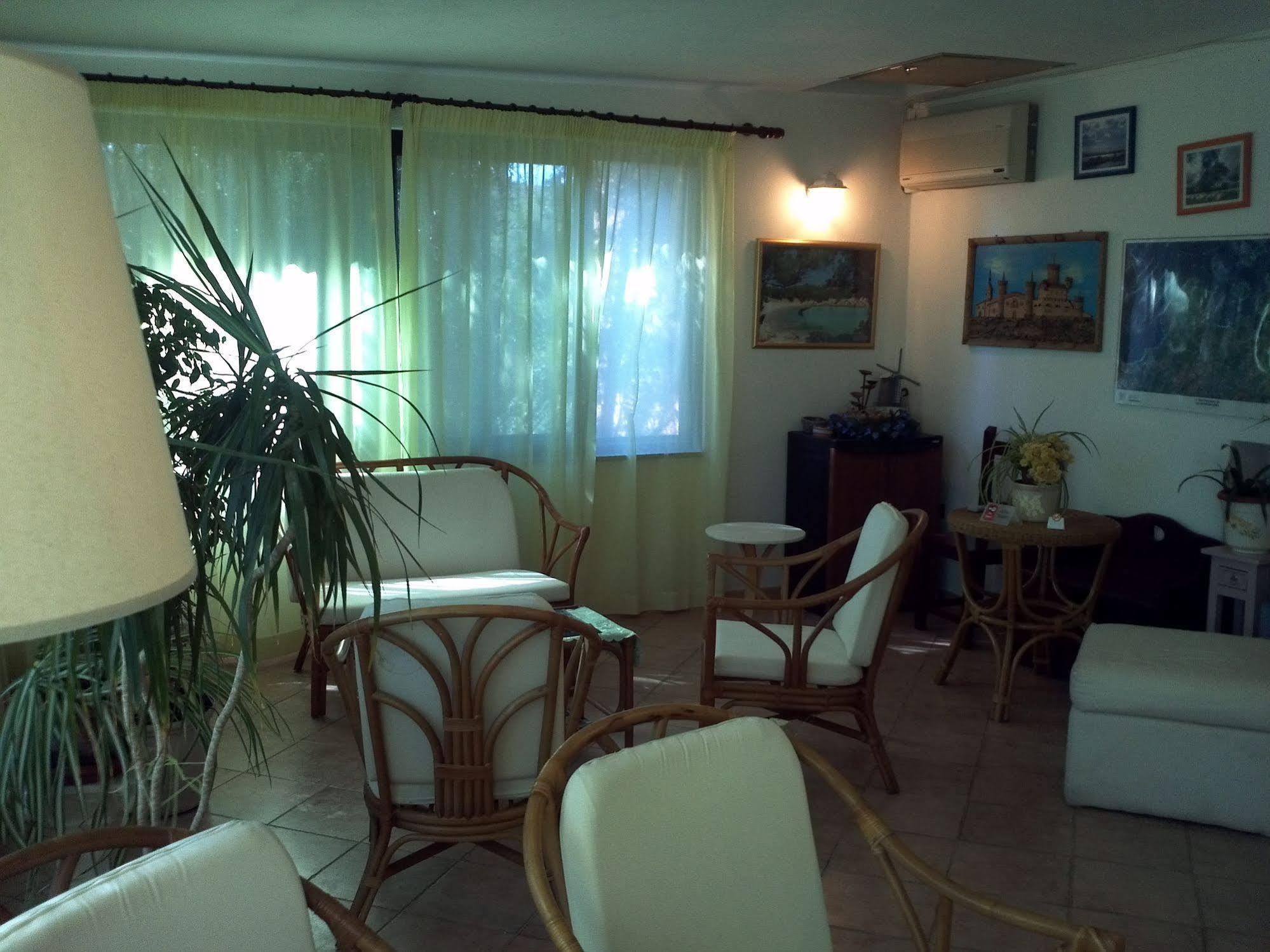 Hotel Abbaruja Ольбія Екстер'єр фото